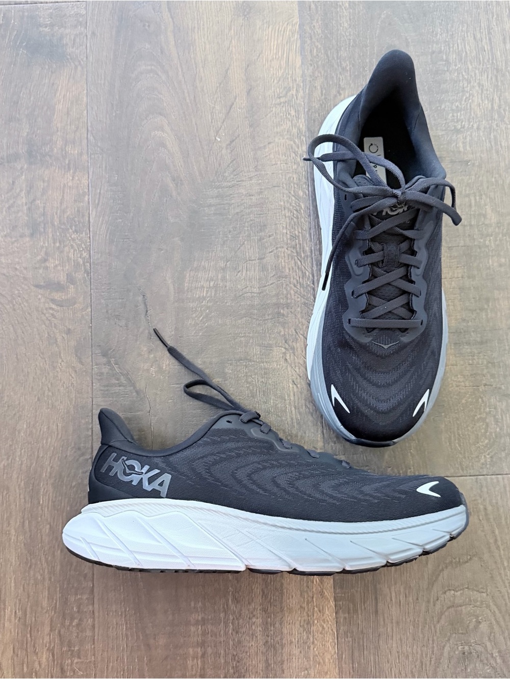 NEW HOKA Arahi 6 Running Shoes | Black/White | Size: 9.5 - Picture 5 of 9